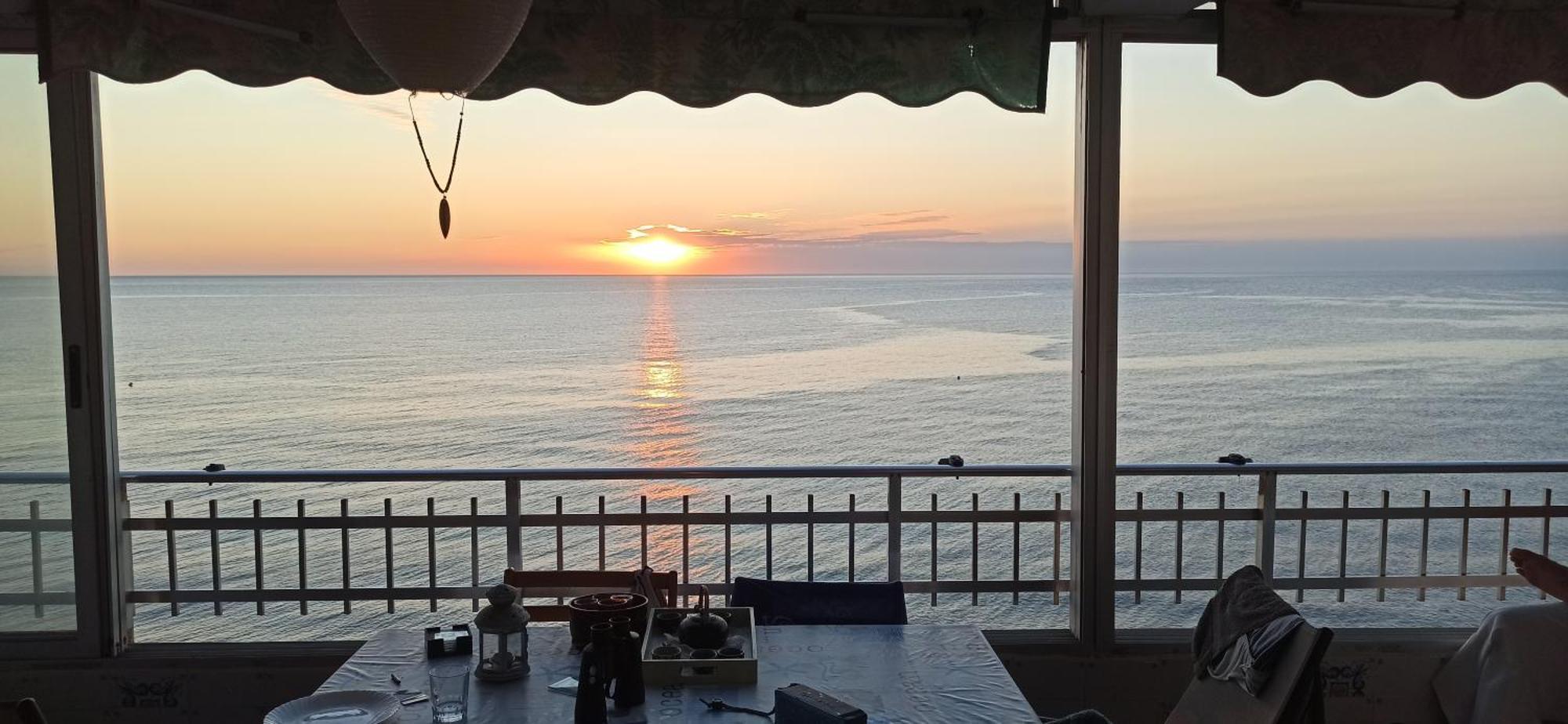 Sunset Room At Front Beach - Habitacion En La Playa Piso Privado Табернес-де-Вальдигна Экстерьер фото